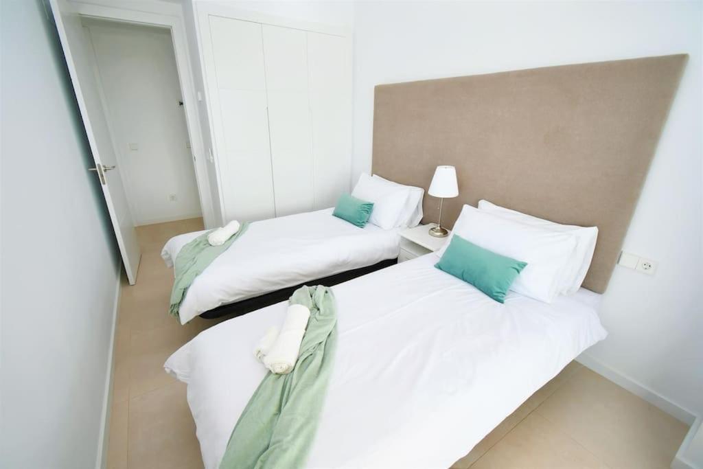 Apartamento Casa Kerr - Luxury Apt - Sleeps 9 - Los Boliches Málaga Exterior foto