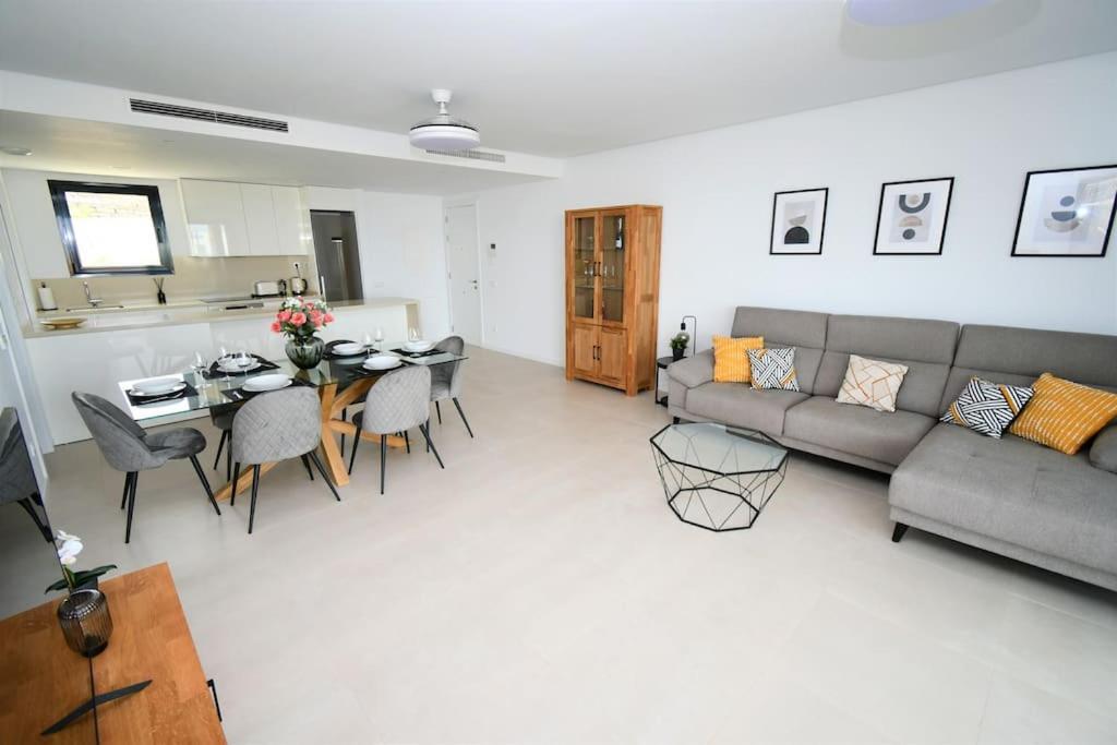 Apartamento Casa Kerr - Luxury Apt - Sleeps 9 - Los Boliches Málaga Exterior foto